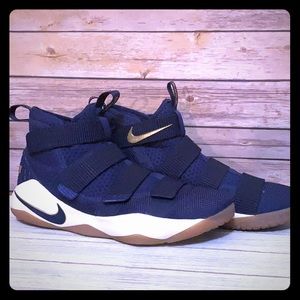 Lebron Soldier 11’s